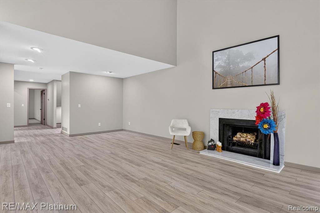 32 Haverhill Court, Ann Arbor, MI 48105 — Photo 9