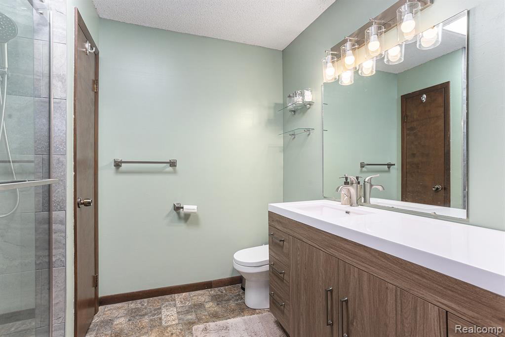 808 S Dow Road, MI 48661 — Photo 14