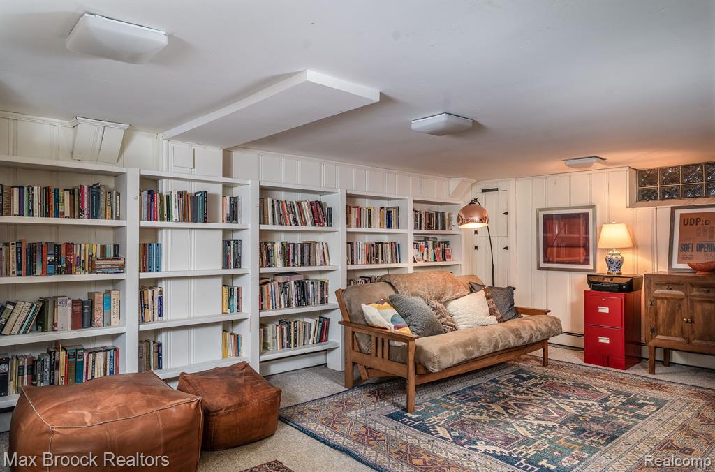 9 WOODSIDE PARK Boulevard, Pleasant Ridge, MI — Photo 25