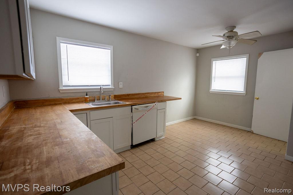 1107 E Muir Avenue, Hazel Park, MI 48030 — Photo 5