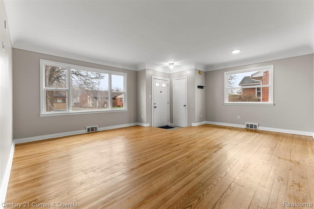 304 Draper Avenue, Pontiac, MI 48341 — Photo 5