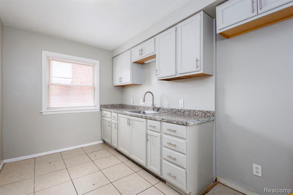 4683 Chatsworth Street, Detroit, MI 48224 — Photo 7