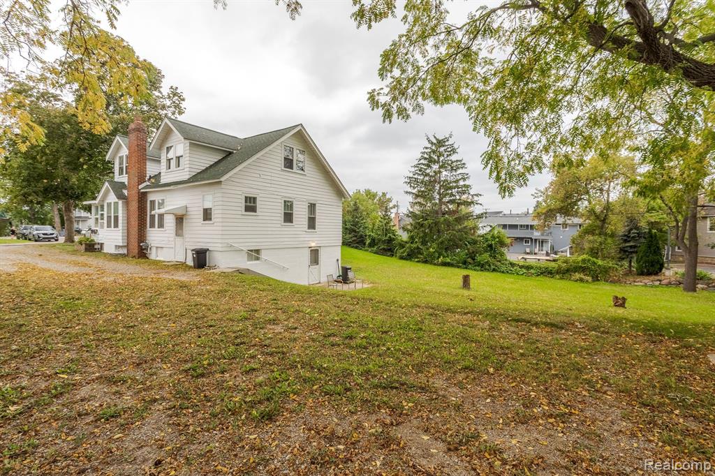 46 SMITH Court, Lake Orion, MI 48362 — Photo 5