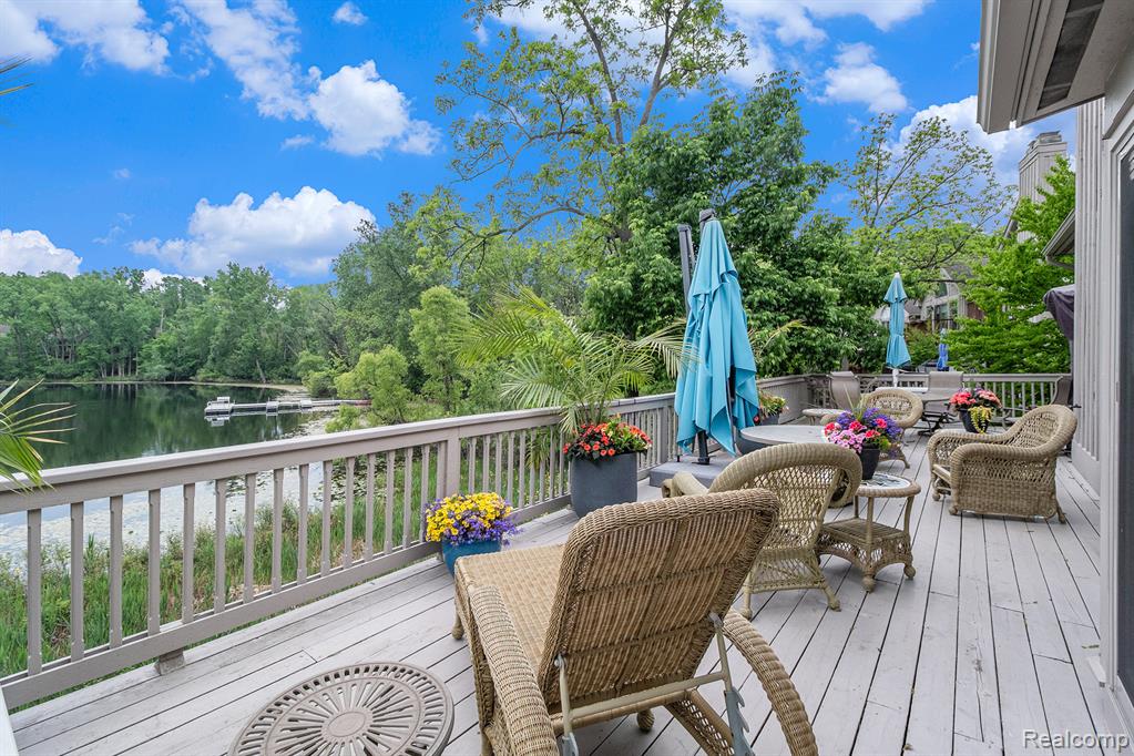 4825 Mirror Lake Drive, West Bloomfield, MI 48323 — Photo 30
