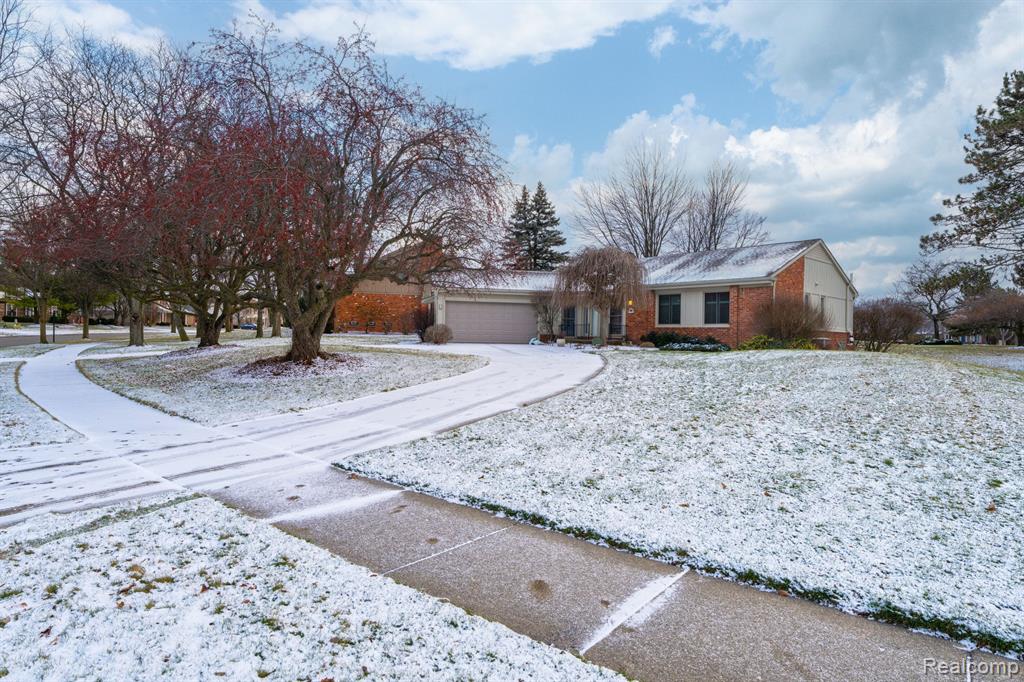 6367 Denton Drive, Troy, MI 48098 — Photo 3