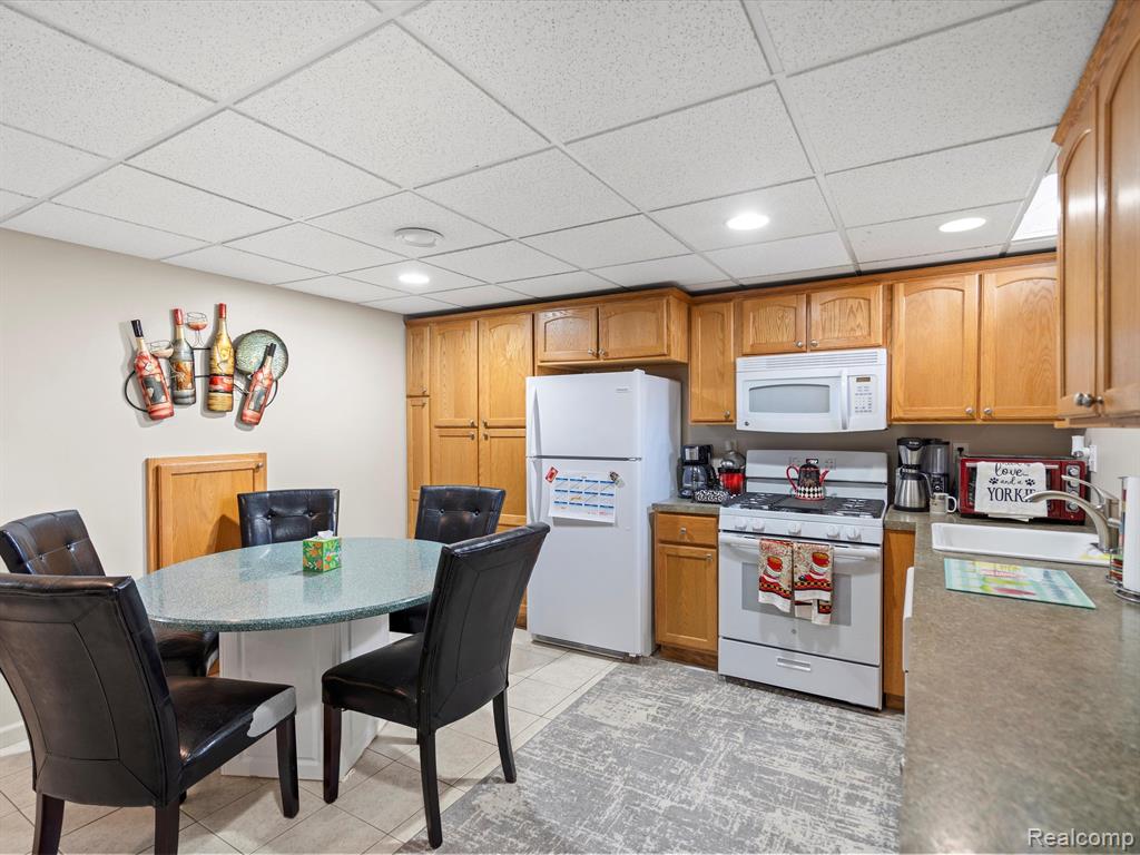 47416 DALLAS Lane, Macomb, MI 48044 — Photo 22