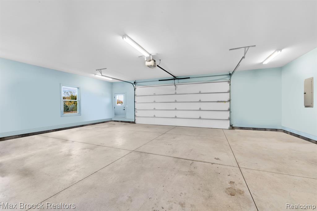 6300 HAZARD Road, Fenton, MI 48430 — Photo 22