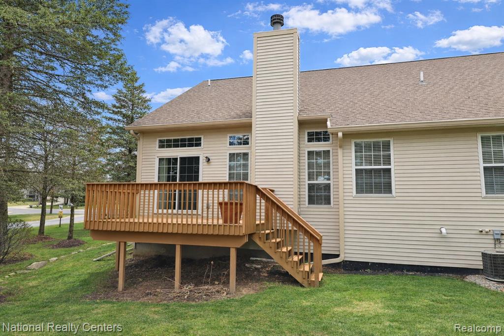 110 Four Seasons Drive, Lake Orion, MI — Photo 33