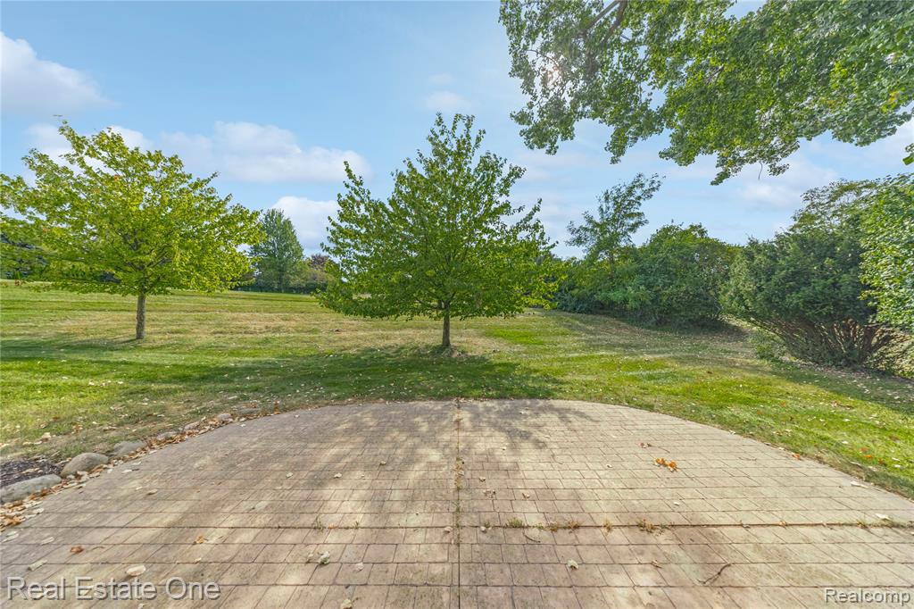 4261 Lakeridge Court, Bloomfield Hills, MI 48302 — Photo 57