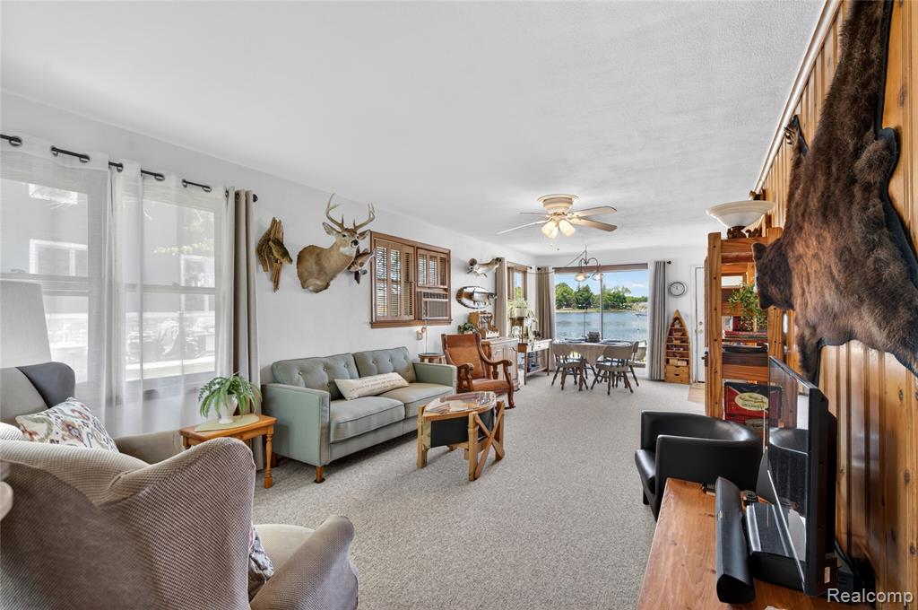 952 Wyman Drive, Waterford, MI 48328 — Photo 13