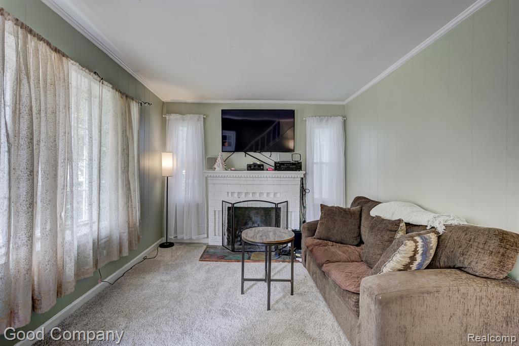 585 Roth Boulevard, Clawson, MI — Photo 3