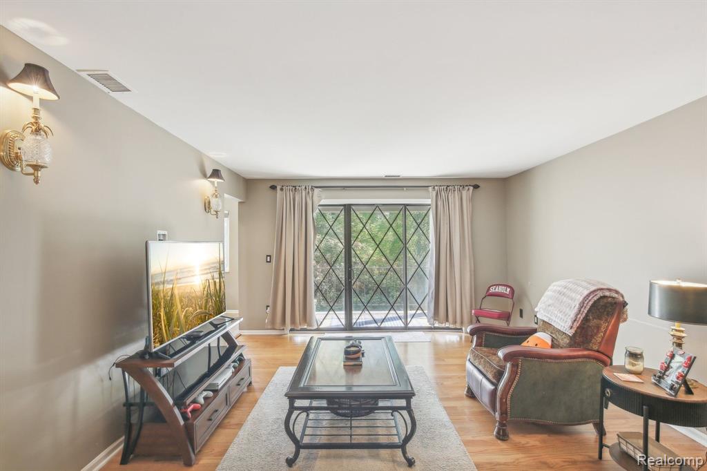 42160 WOODWARD Avenue, 19, Bloomfield Hills, MI 48304 — Photo 5