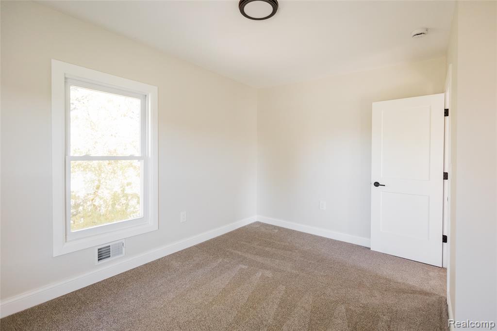 2592 Harding Street, Detroit, MI 48214 — Photo 35