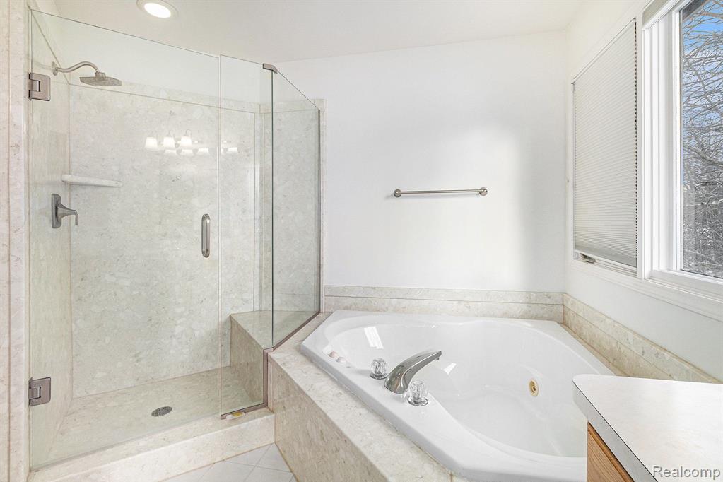 8805 Pebble Creek Drive, Pinckney, MI 48169 — Photo 23