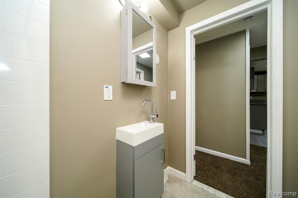 7244 FISHER Avenue, Warren, MI 48091 — Photo 32