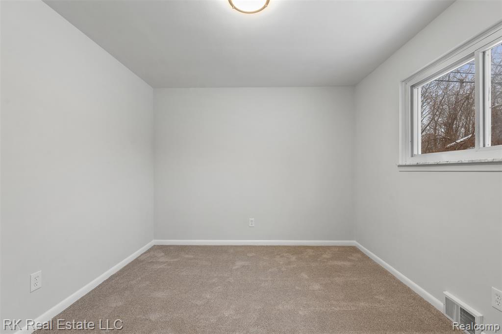 5558 Meadow Lane, Shelby Twp, MI 48316 — Photo 23