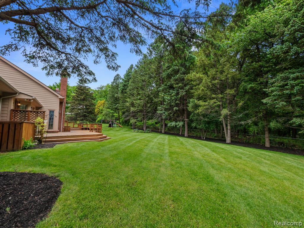 4932 SUSANS Way, Bloomfield Hills, MI 48302 — Photo 39