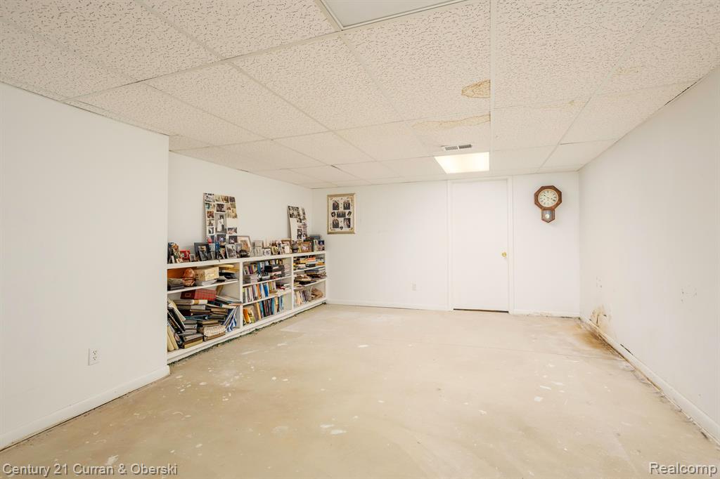 2531 Pine Drive, Wixom, MI 48393 — Photo 26