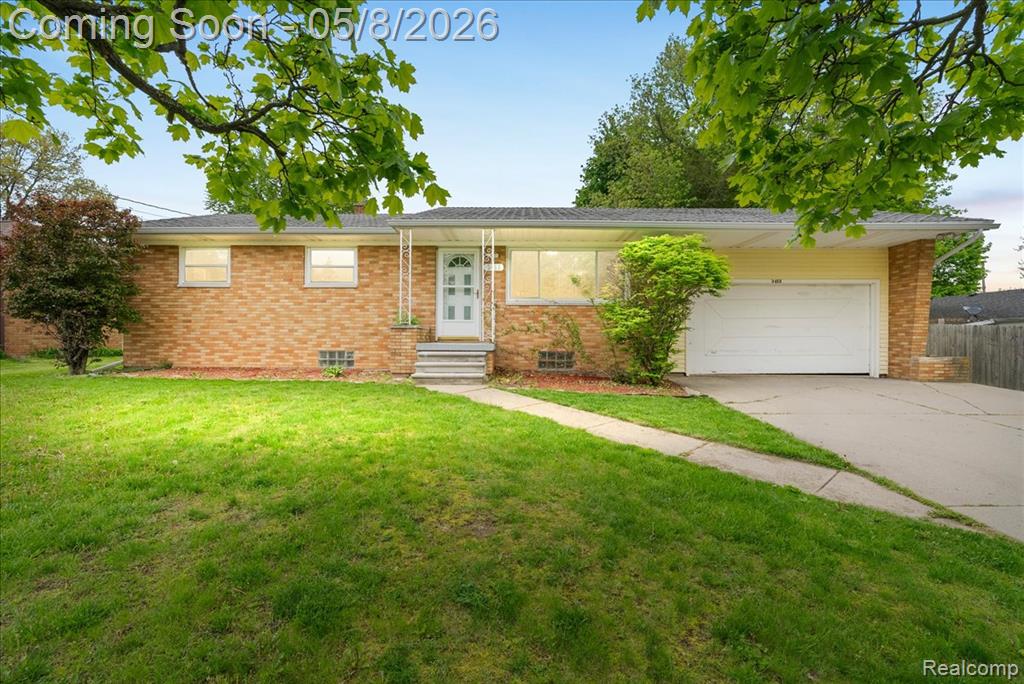 2413 Kuerbitz Drive, Lansing, MI 48906 — Photo 2