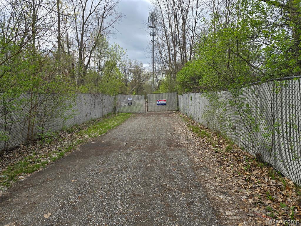 9885 CEDAR ISLAND Road, White Lake, MI — Photo 2