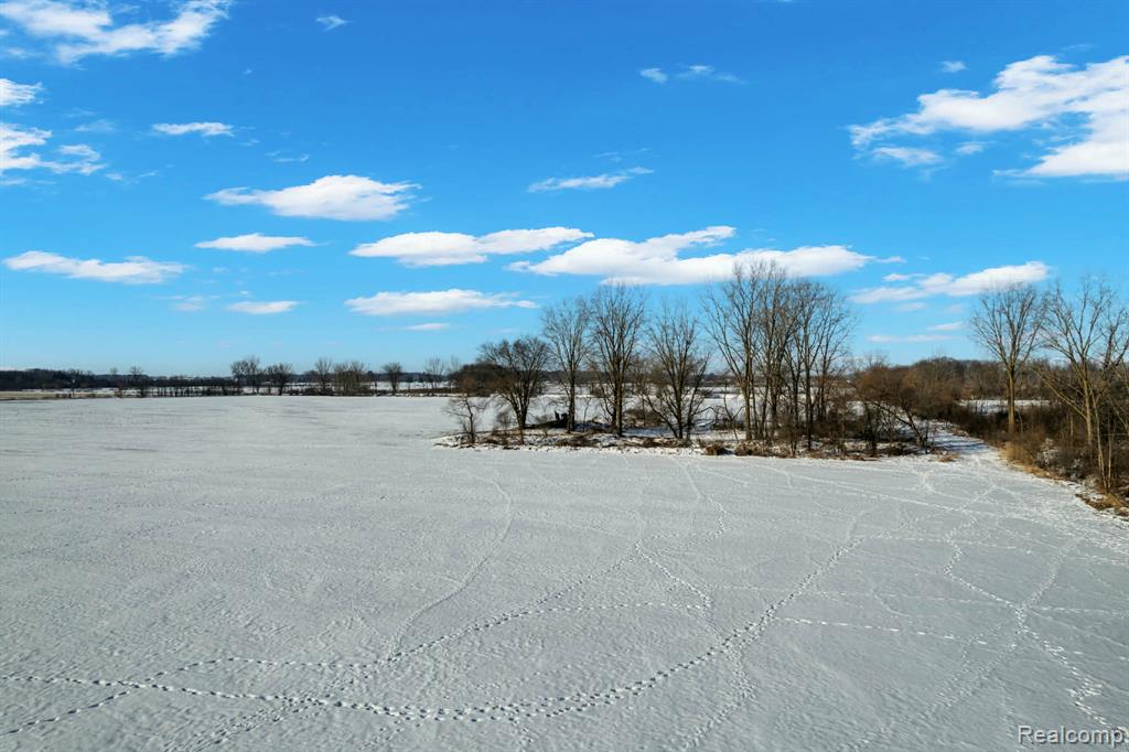 VL E. DONALD Donald Road, Capac, MI 48014 — Photo 2