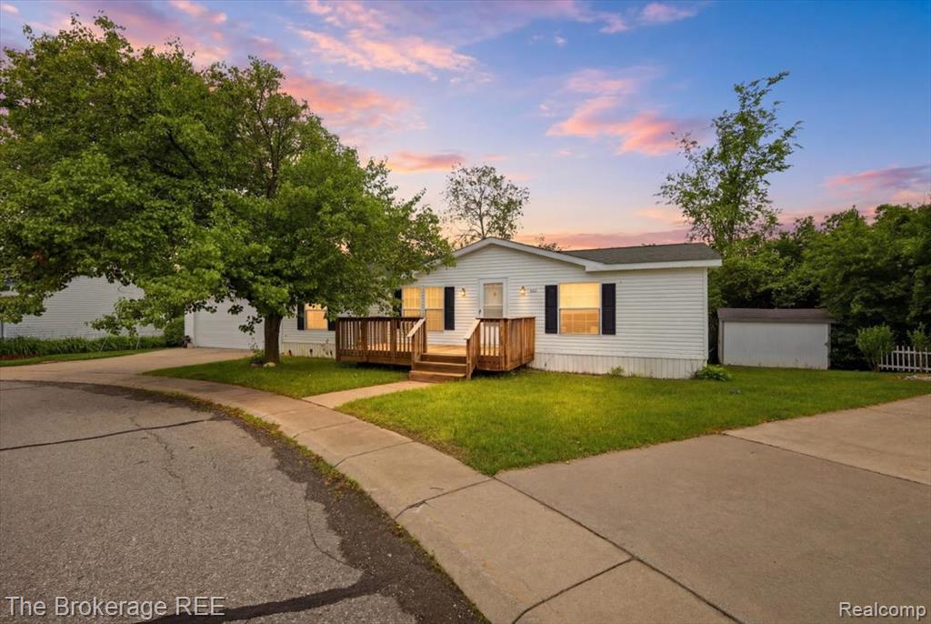 2500 Mann Lot 332 Road, Clarkston, MI