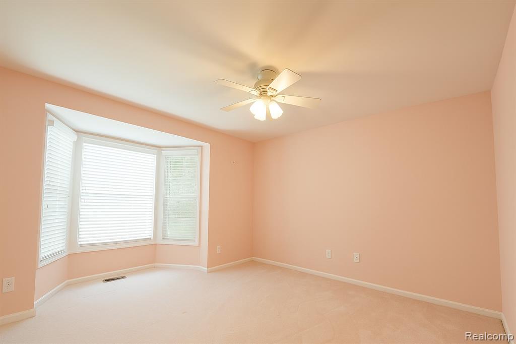 5401 Creekmonte Drive, Oakland, MI 48306 — Photo 11