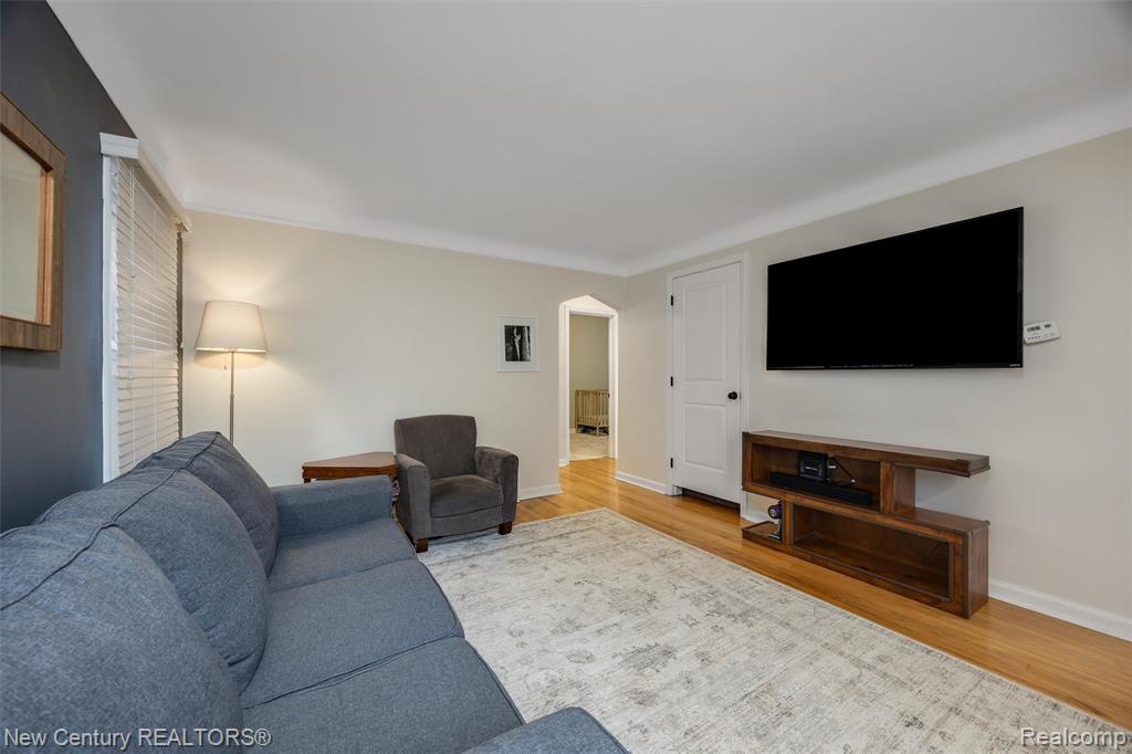 609 E Baker Avenue, Clawson, MI — Photo 9