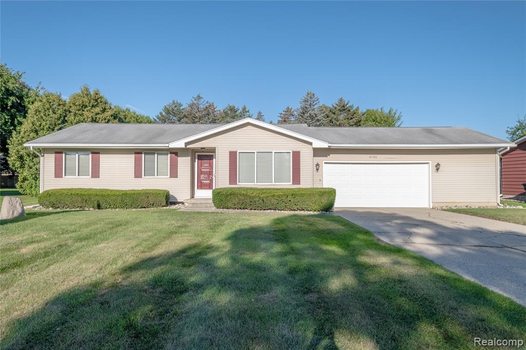 6120 King Arthur Drive, Swartz Creek, MI 48473 — front exterior