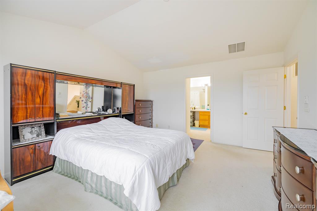 9884 HIGH MEADOW Drive, Ypsilanti, MI 48198 — Photo 25