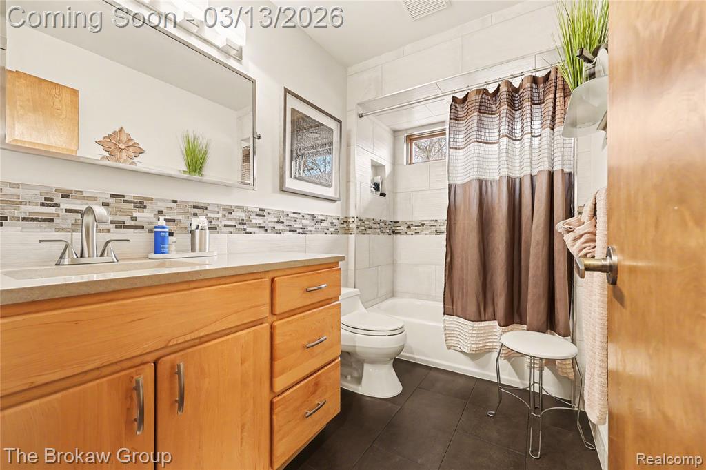 1672 Deer Path Trail, Oxford, MI 48371 — Photo 33
