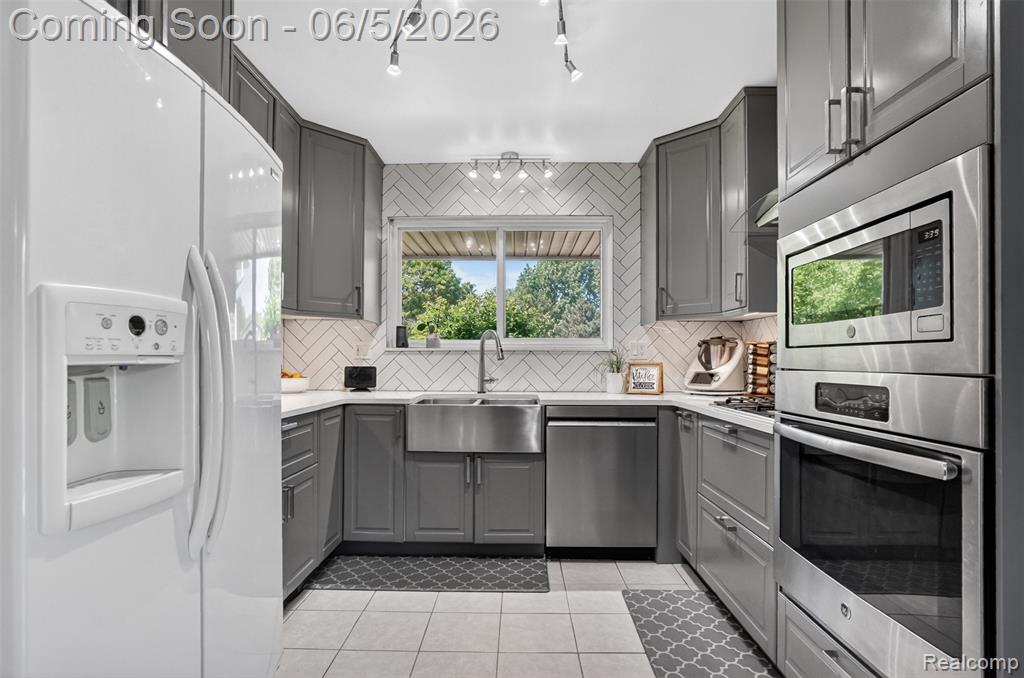 87 Duncan Drive, Troy, MI 48098 — Photo 11