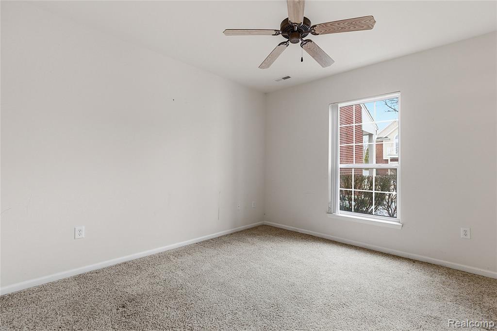 26985 Carrington Place, Harrison Township, MI — Photo 11