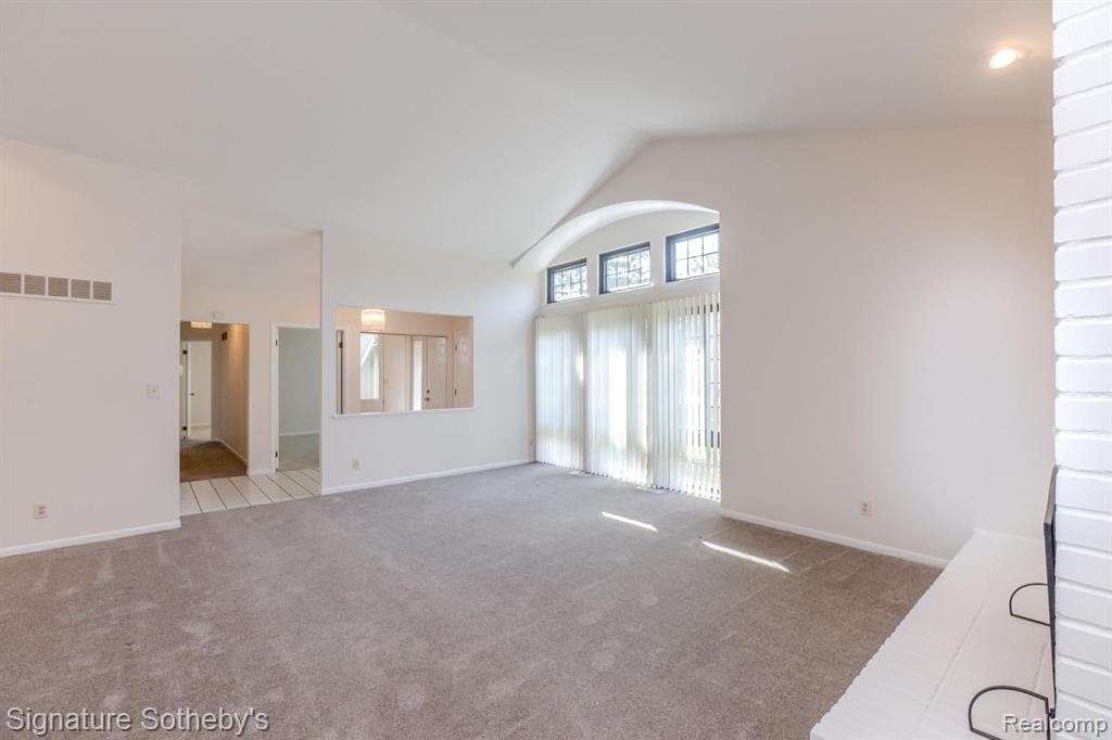 6015 PEBBLE LANE, West Bloomfield, MI — Photo 13