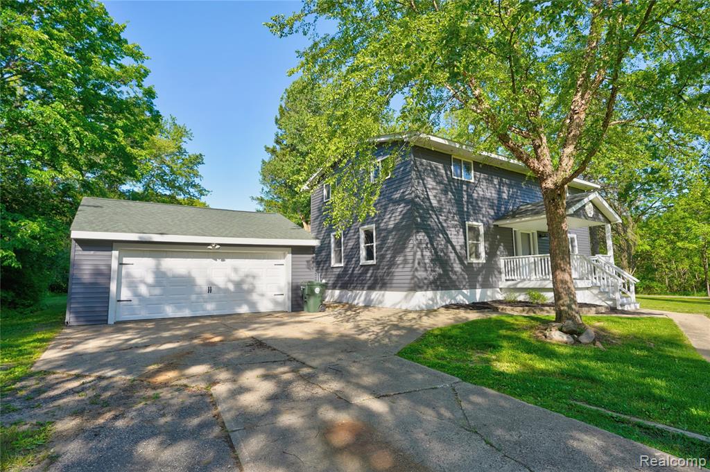 1460 W Silverbell Road, Lake Orion, MI — Photo 7