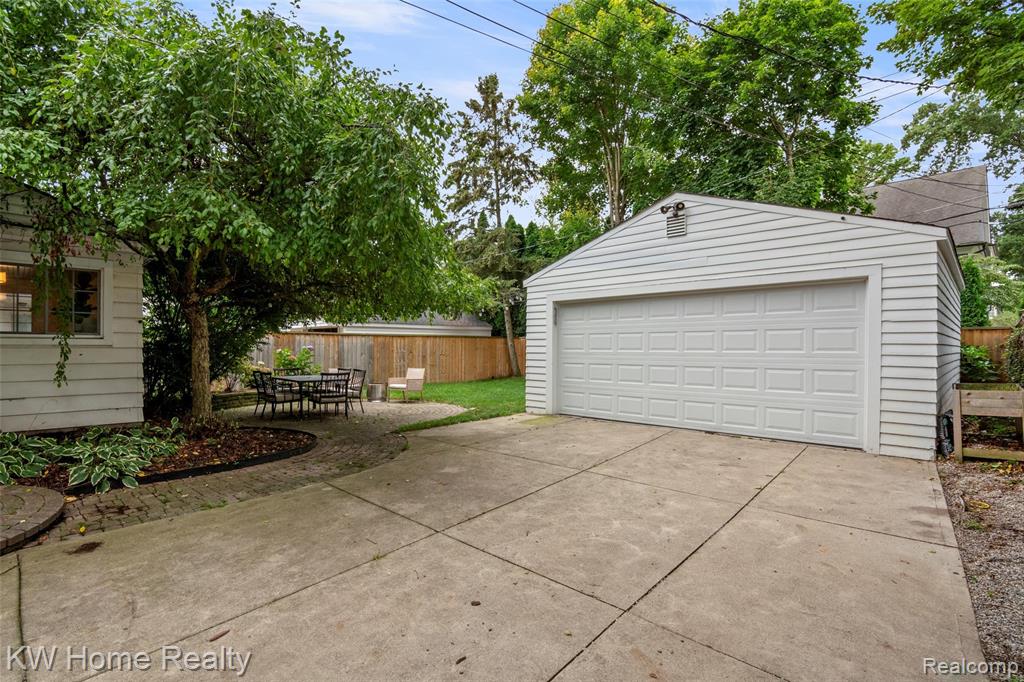 595 Kimberly Street, Birmingham, MI 48009 — Photo 50