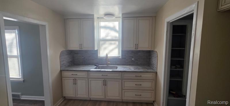 5057 University Place, Detroit, MI 48224 — Photo 13