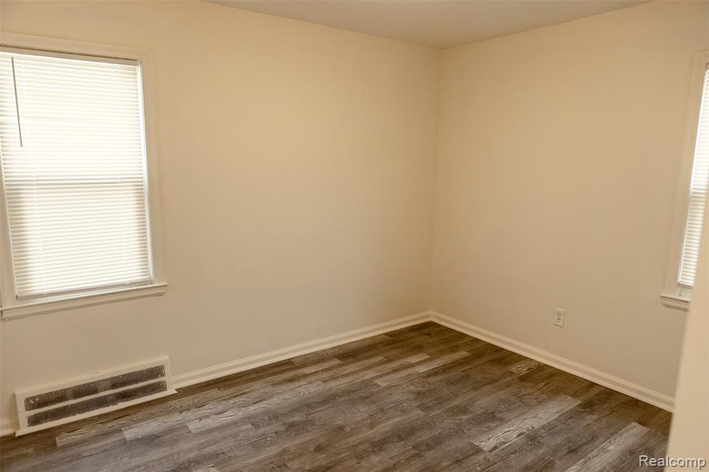7366 Auburn Street, Detroit, MI 48228 — Photo 13