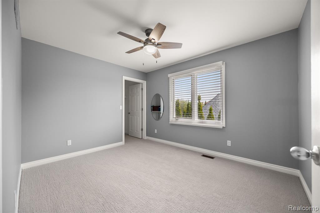 7131 Needle Point, Shelby Twp, MI 48316 — Photo 32