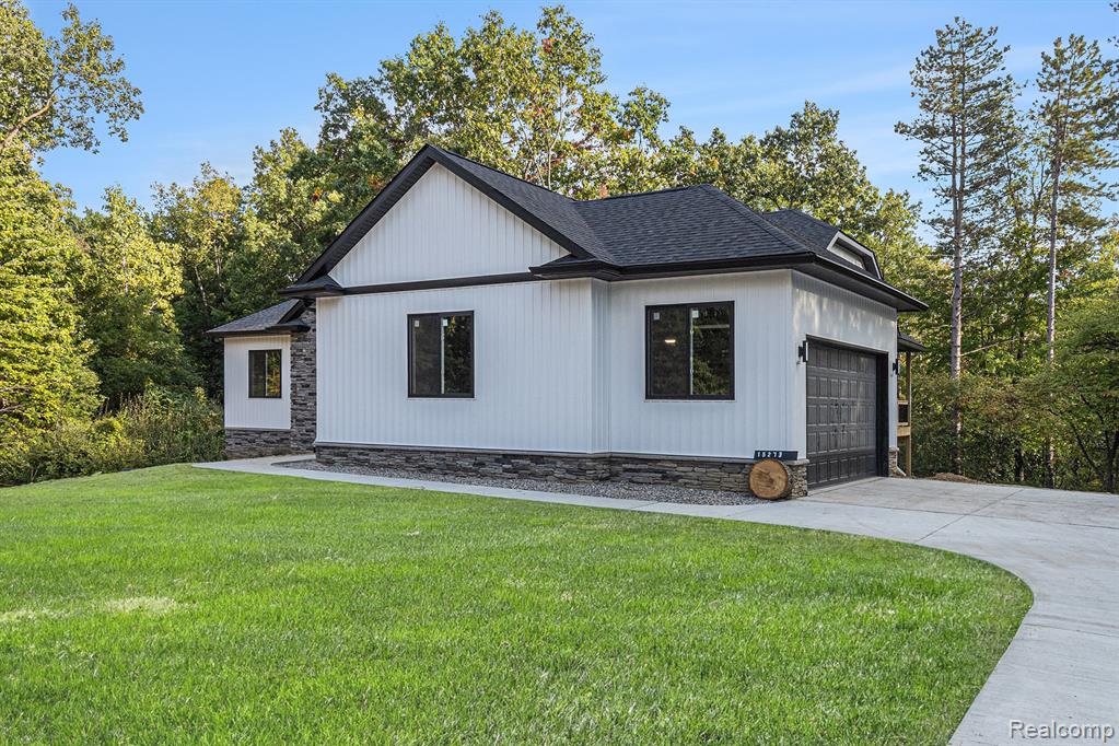 15273 Pine Ridge Drive, Holly, MI 48462 — Photo 3