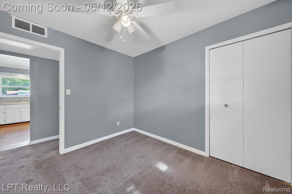 806 E Barrett Avenue, Madison Heights, MI 48071 — Photo 21