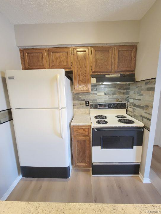 16544 Clarkson Drive, 36, Fraser, MI 48026 — Photo 6
