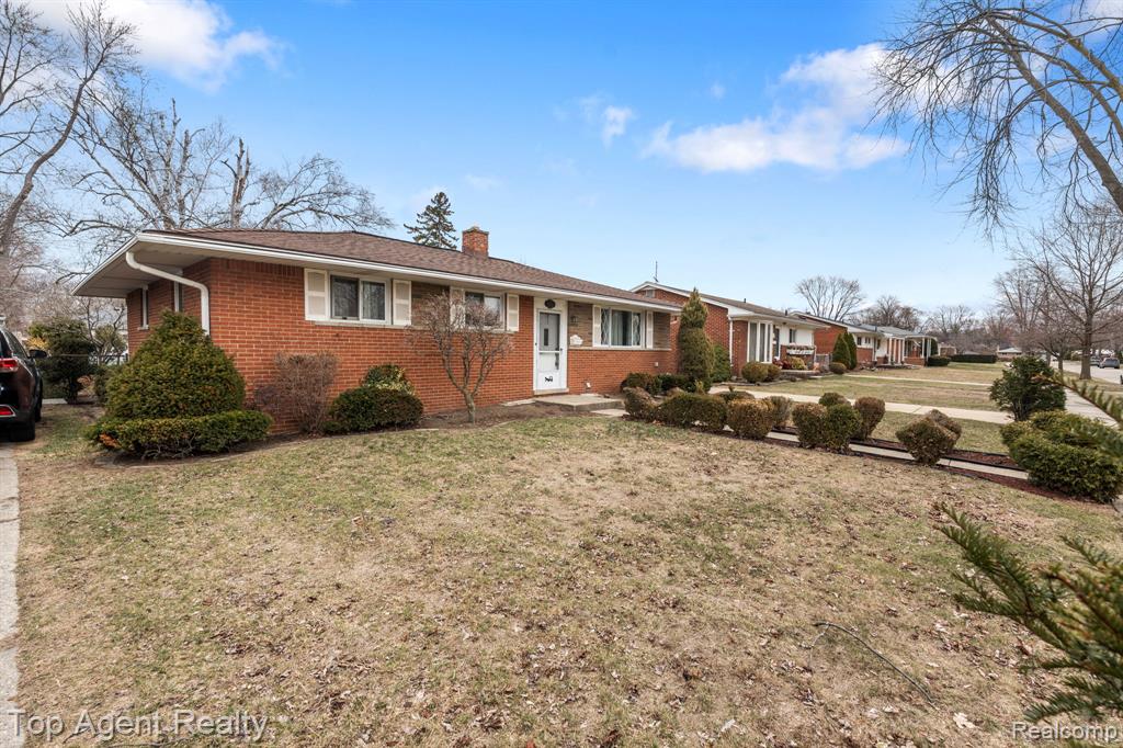 9001 Shannon Drive, Sterling Heights, MI 48314 — Photo 34