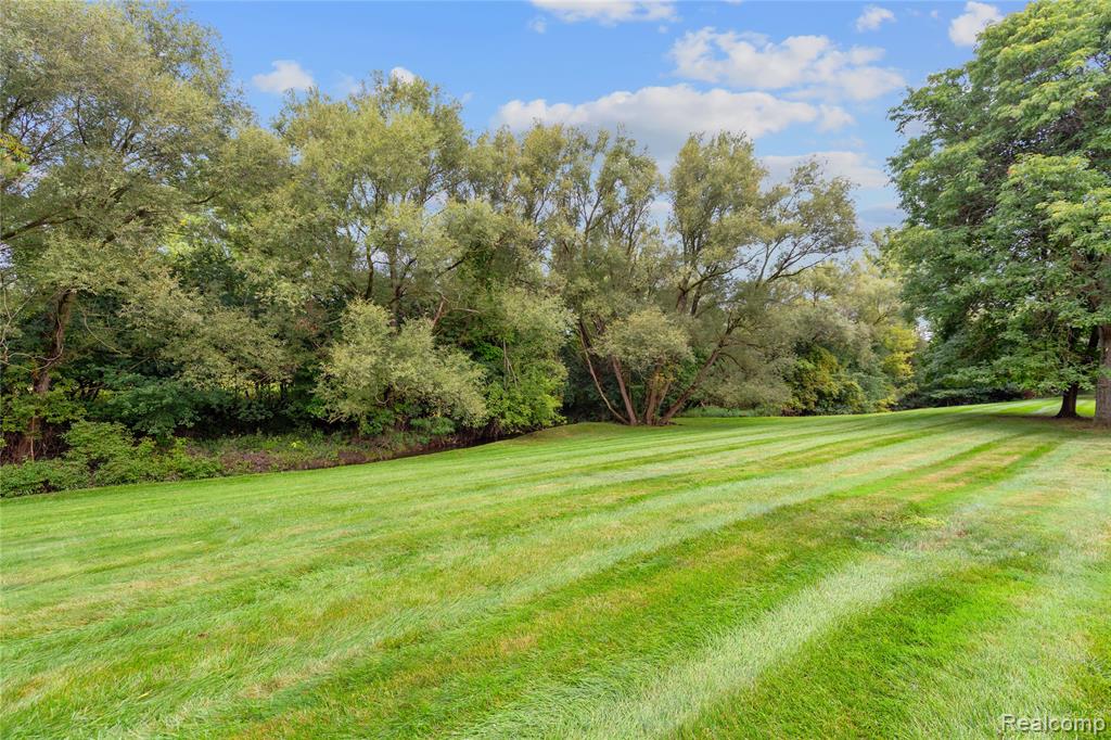 5768 Northfield Parkway, Troy, MI 48098 — Photo 24