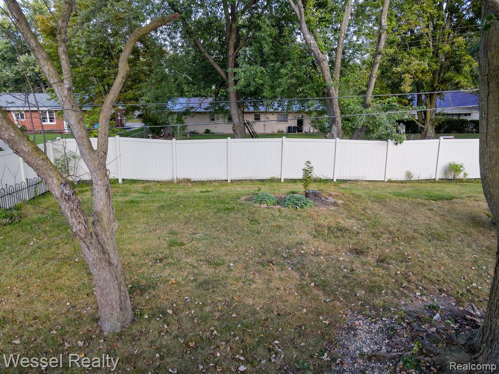 530 N GLASSFORD Street, Capac, MI 48014 — Photo 32