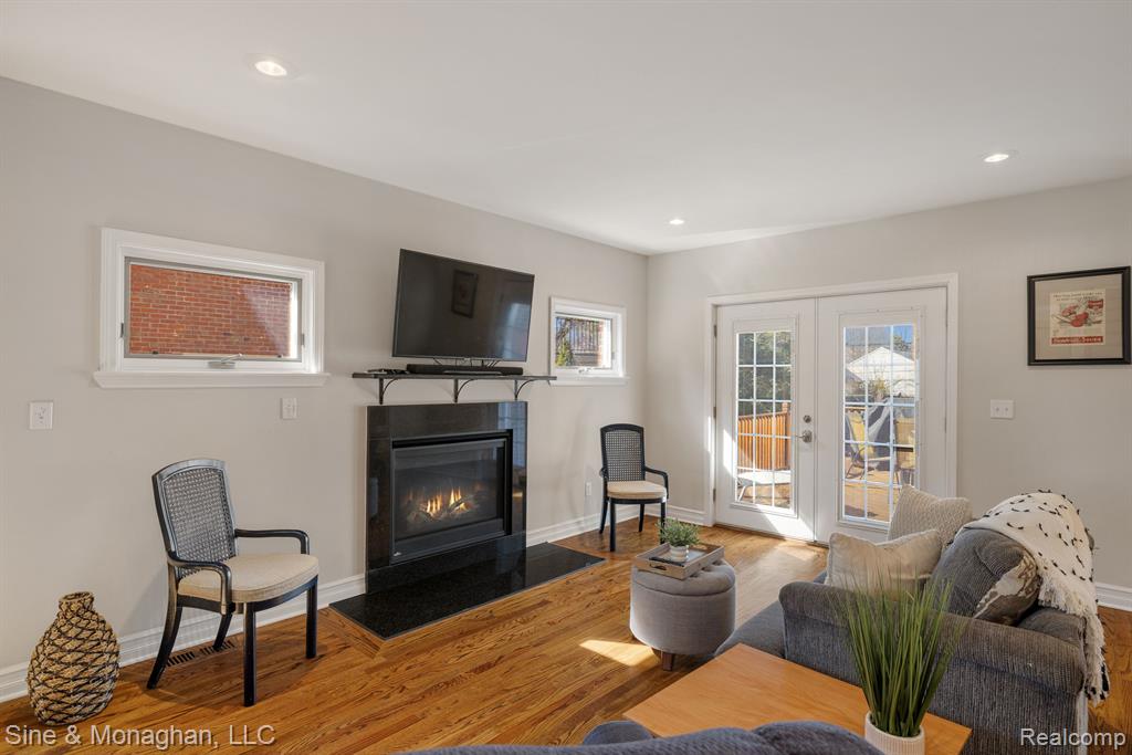 797 WASHINGTON Road, Grosse Pointe, MI 48230 — Photo 8