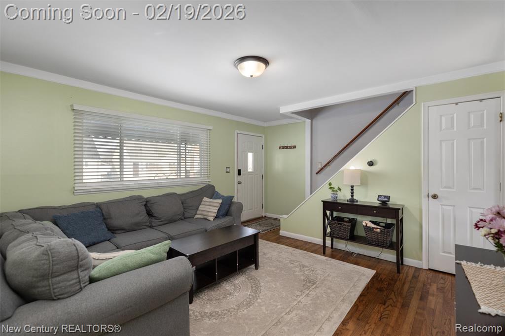 896 E Dallas Avenue, Madison Heights, MI 48071 — Photo 5