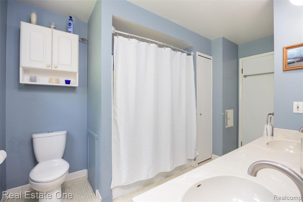5150 Dayton Drive, Troy, MI 48085 — Photo 15