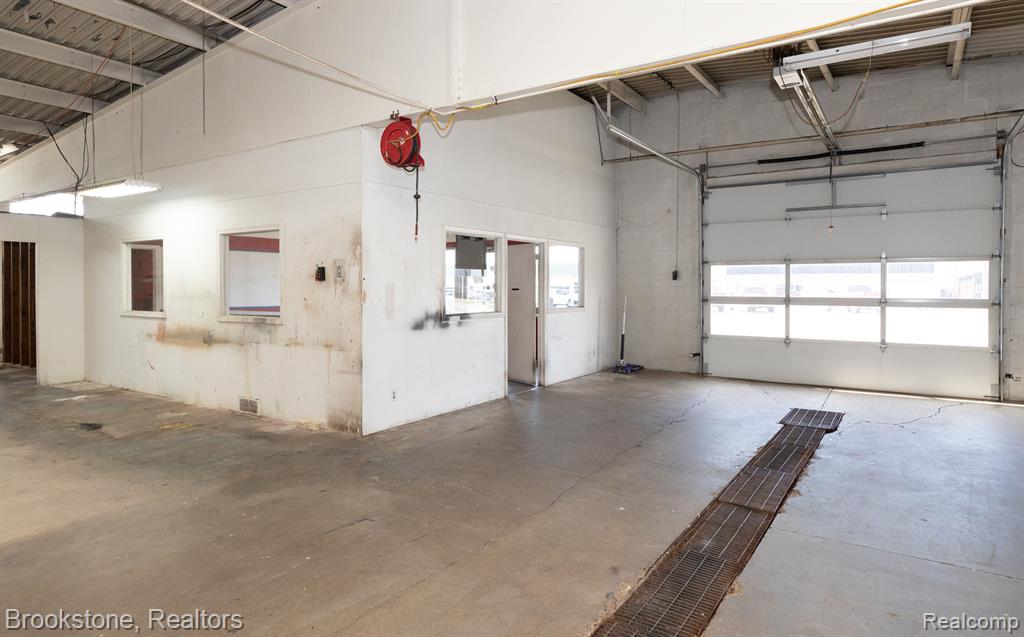 700 CESAR E CHAVEZ Avenue, Pontiac, MI 48340 — Photo 25