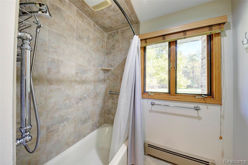 7603 Hamburg Road, Brighton, MI 48116 — Photo 24